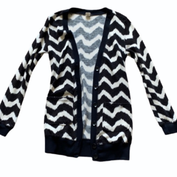 Love Tree Sweaters - 🌸Black&White Chevron Striped Button Up Cardigan